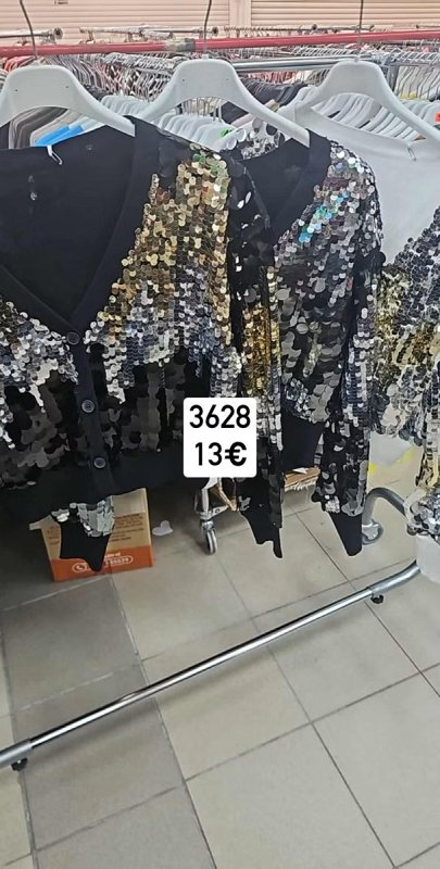 Kvietkovana bluzka s gombikmi 1446