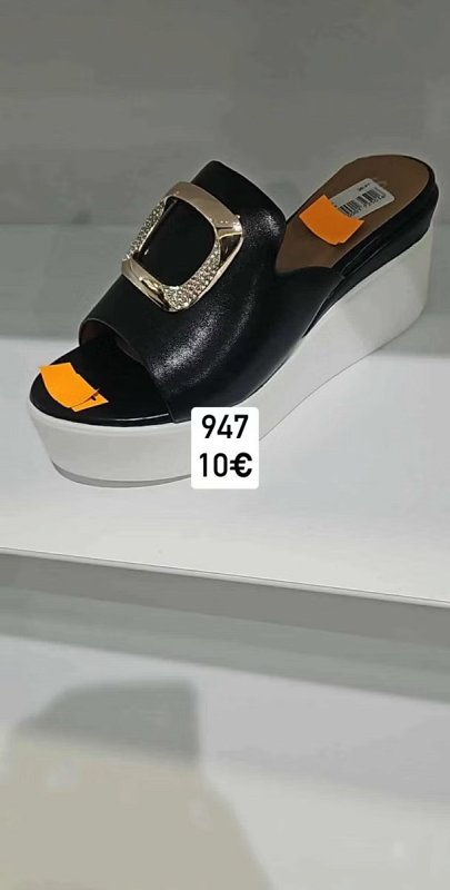 Sandale na vyssej platforme s prackou 947