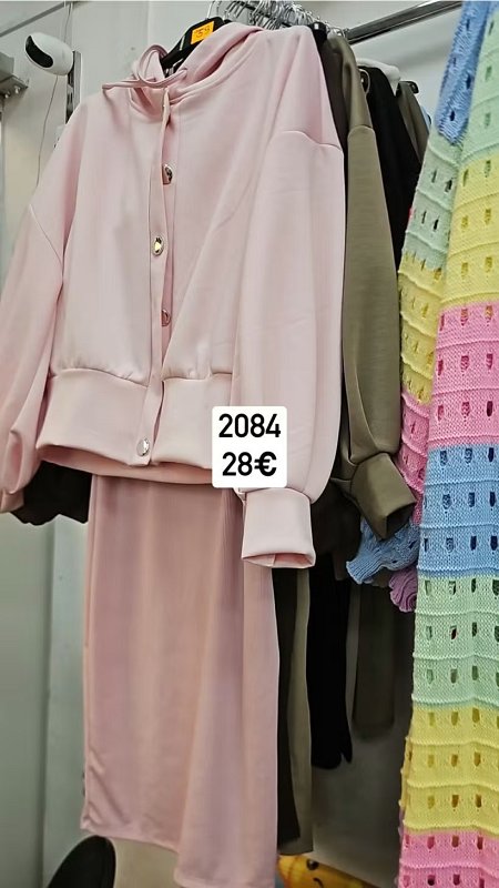 Dlhe saty s bundou na gombiky 2084