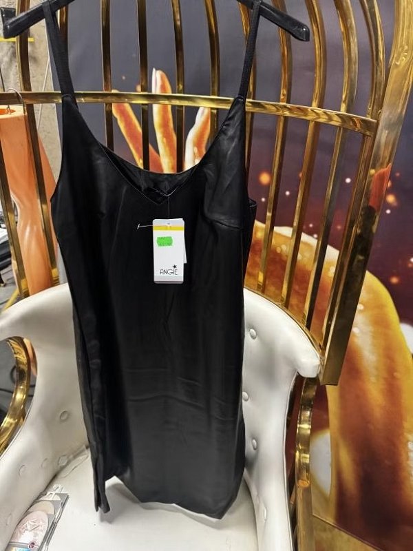Dlhotrvajúci lesk na pery Luxelux 1084