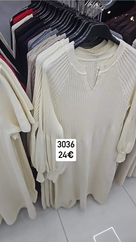Upletove saty balonove rukavy 3036