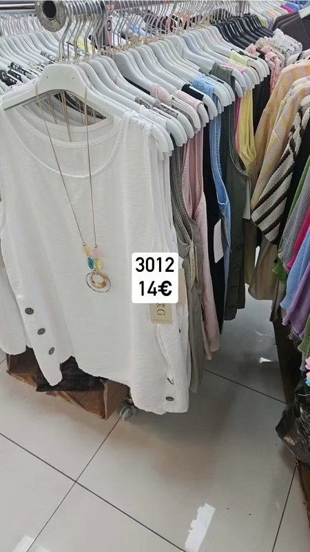 Jednofarebny top s gombikmi s nahrdelnikom 3012