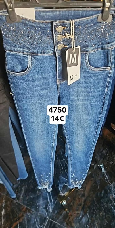 Vyhladzujuci krem na tvar 3383