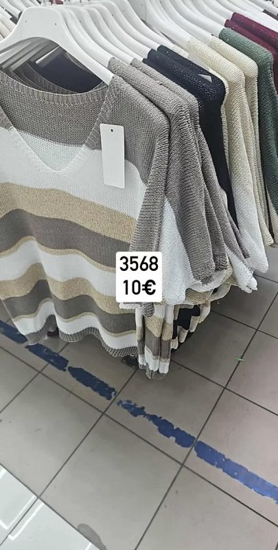 Hackovany top s gombikmi 1387