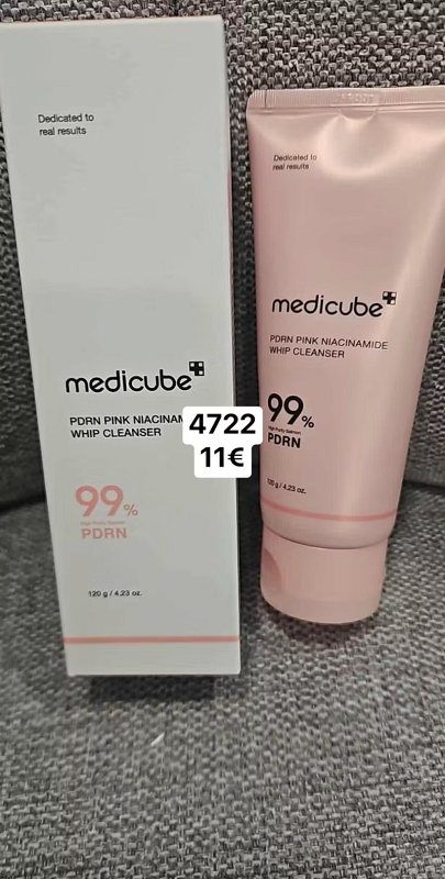 Cistiaca pena na tvar Medicube 4722