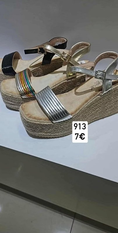 Sandale na vyssej platforme 913