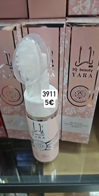 Penový čistiaci gél s masážnou kefkou Lattafa 3911