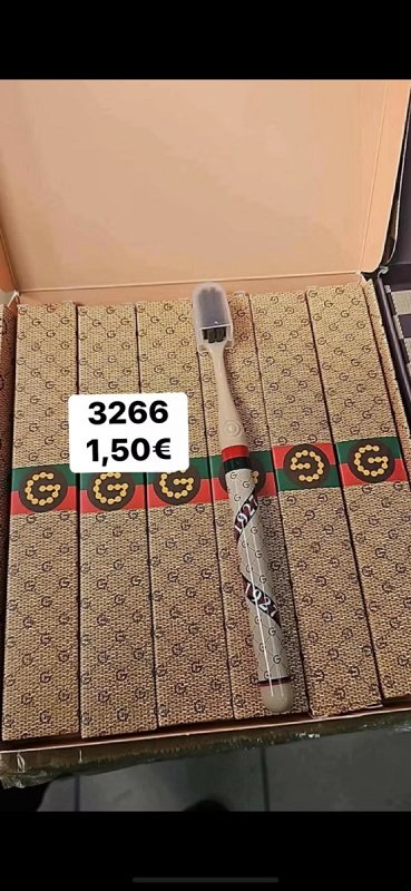 Zubna kefka G 3266