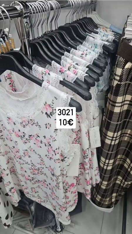 Kvietkovane tielko s cipkou 3021