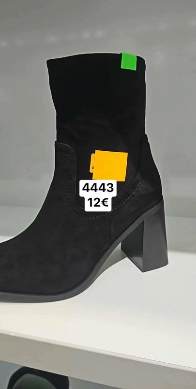 Cierne semisove cizmy na opätku 4443