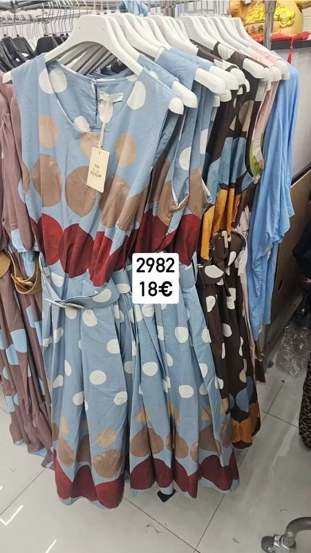Bodkovane saty s opaskom na ramienka 2982