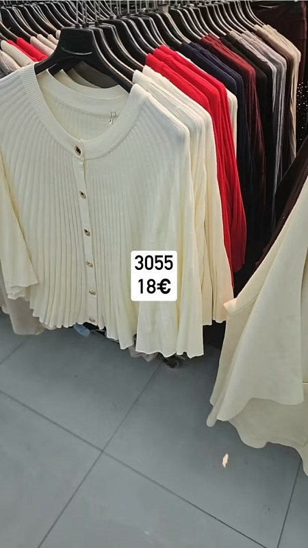 Plisovany upletovy svetrik zlate gombiky 3055