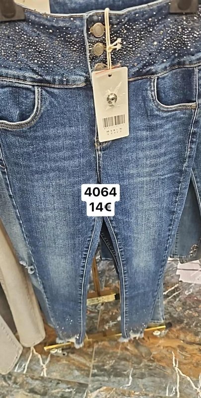Bodkovaný top hore viazanka 1893