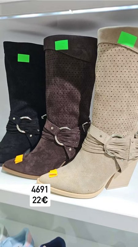 Semisove dierkovane cizmy na opätku s prackou 4691