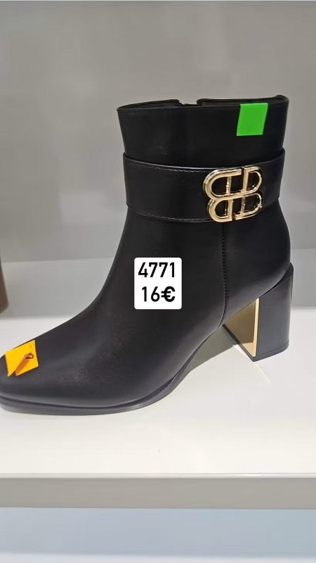Cierne kotnikove cizmy s prackou BB 4771