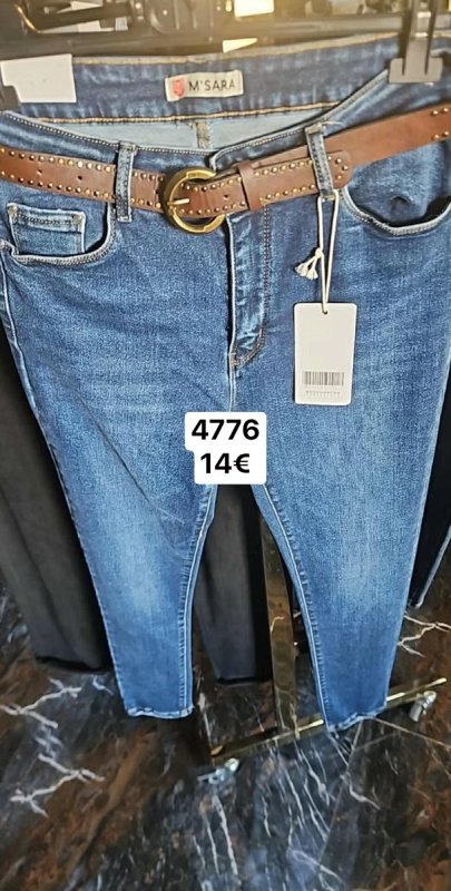 Overal bez rukavov s brosnou 3408