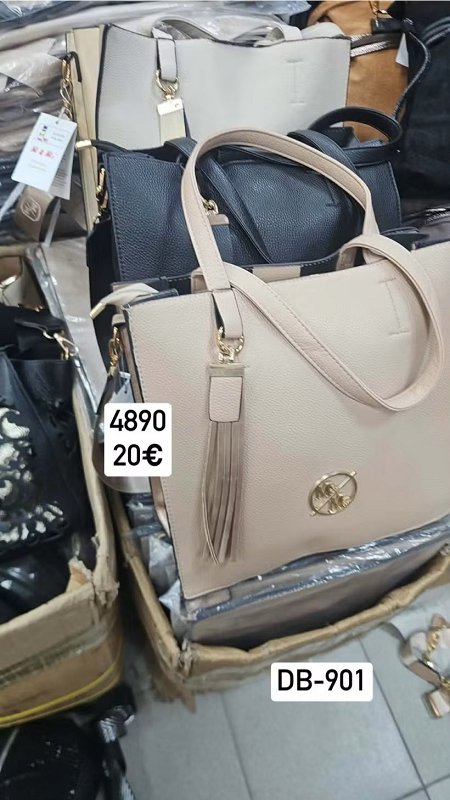 Jednofarebna kabelka Mz strapcovy privesok 4890