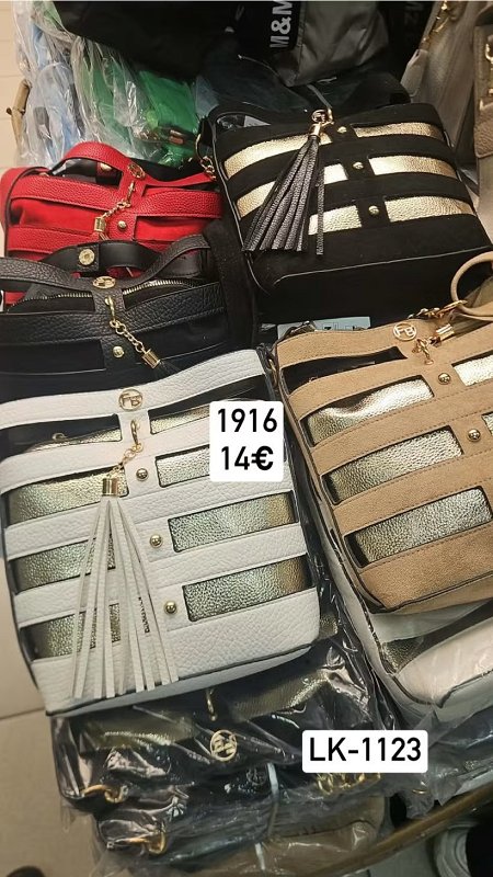 Crossbody kabelka s ramienkami a strapcom FB 1916