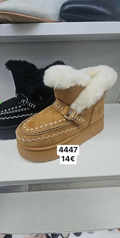 Zateplene semisove cizmy s vysivkou 4447