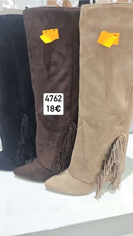 Vysoke semisove cizmy na opätku so strapcami 4762