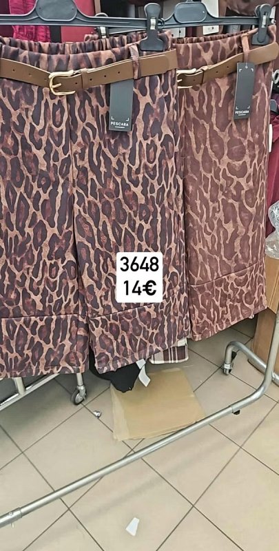 Jednofarebny top s nahrdelnikom 1467