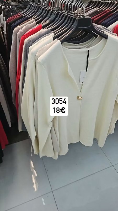 Upletovy svetrik zlaty gombik 3054