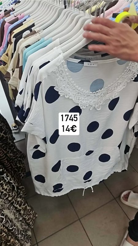 Bodkovany top s krajkou 1745