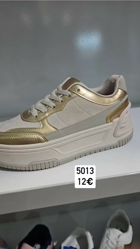 Botasky na platforme so zlatym lemovanim 5013