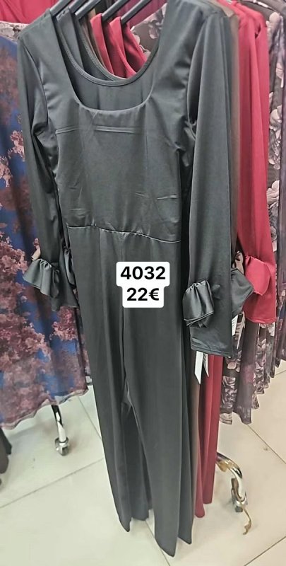 Vzorované saty na ramienka 1860