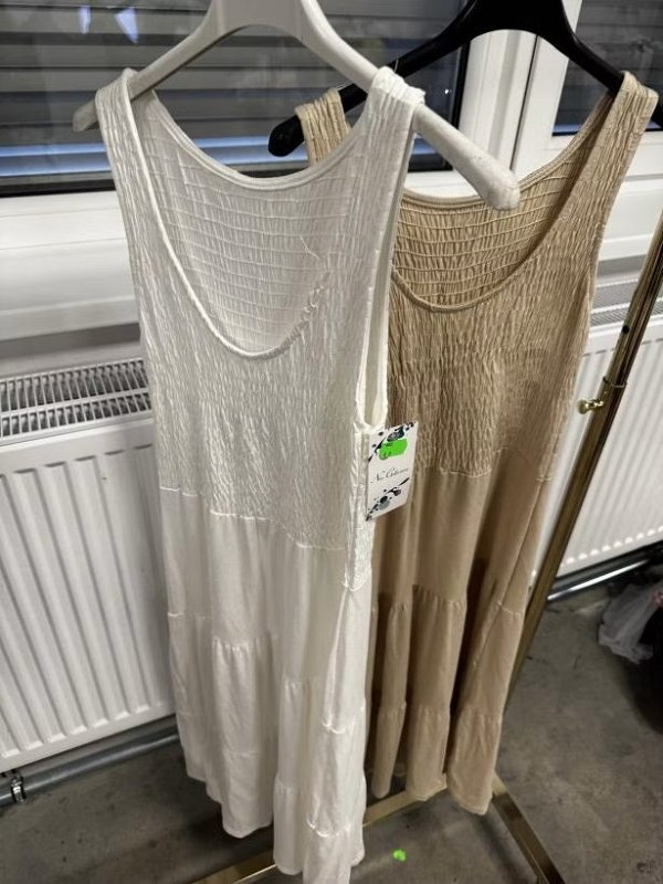 Jednofarebne letne saty 662